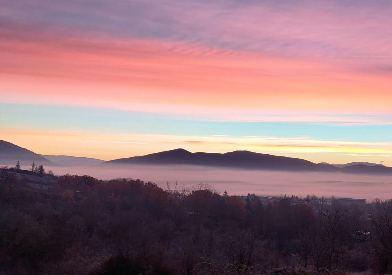 "Il Casaletto" Agriturismo Moderno, Vista Panoramica E Cibo Spettacolare- Scurcola Marsicana Exteriér fotografie